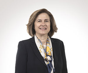 İdil Yiğitbaşı